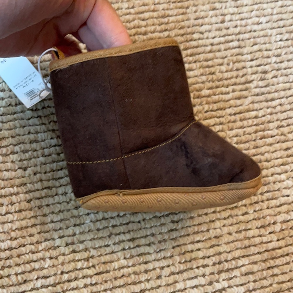 NWT Old Navy 6-12 month brown boots